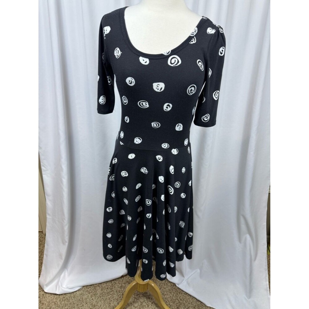 LuLaRoe Black Scoop Neck Nicole Dress with White Swirl Print Accents, Medium
